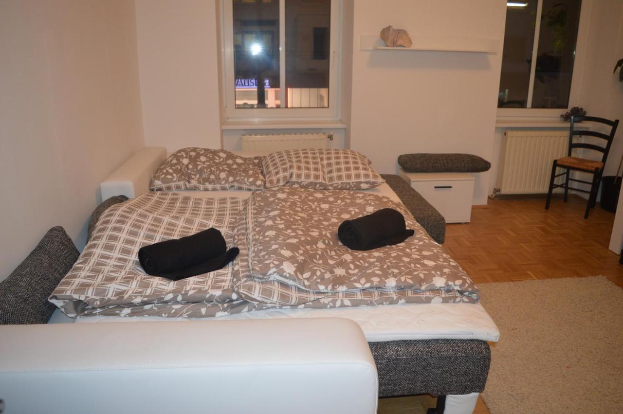 Nette Altbauwohnung Nur 10 Min Von Der City Вена Экстерьер фото