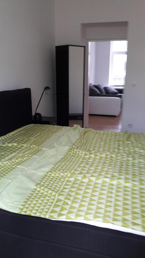 Nette Altbauwohnung Nur 10 Min Von Der City Вена Экстерьер фото