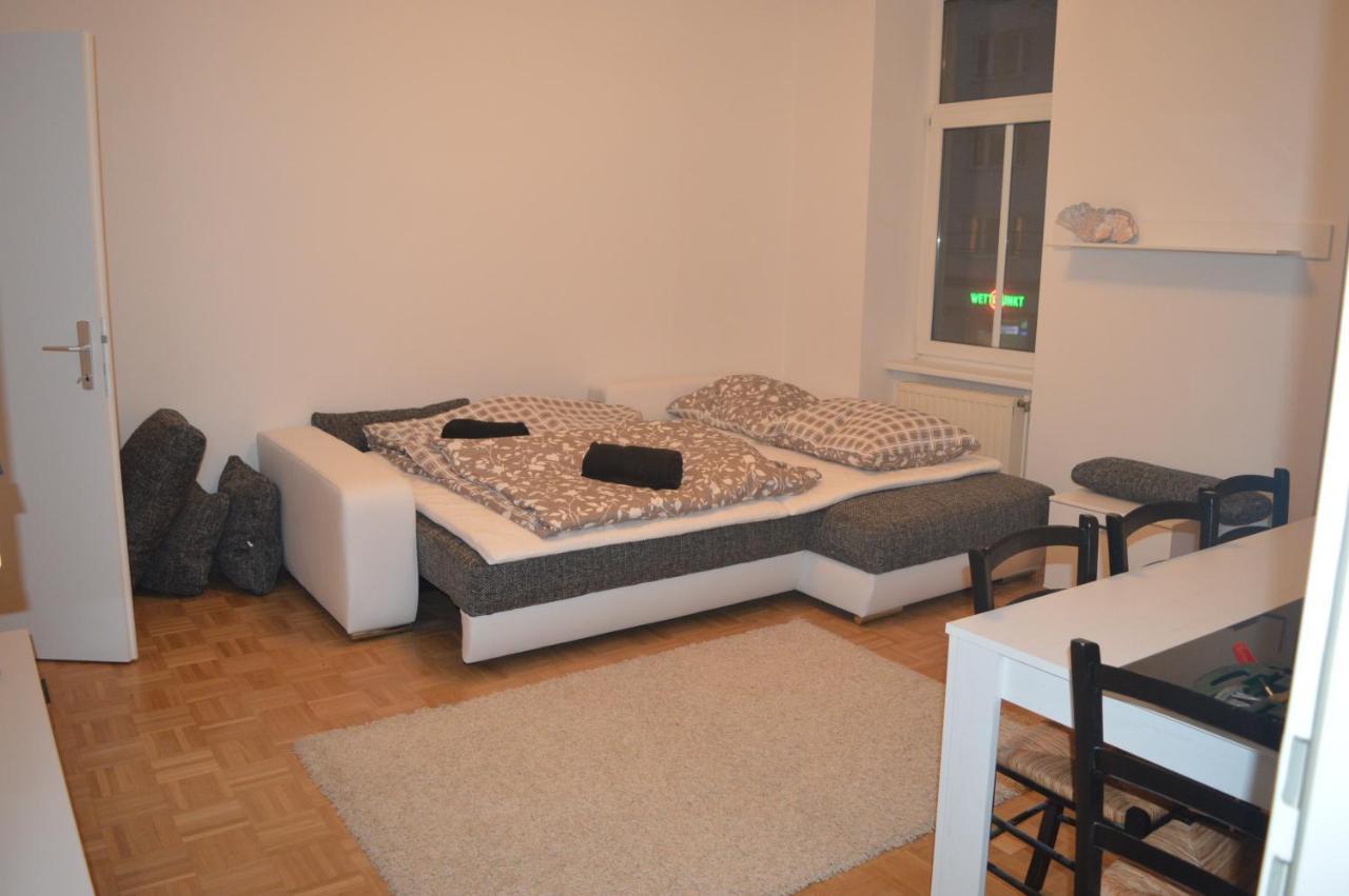 Nette Altbauwohnung Nur 10 Min Von Der City Вена Экстерьер фото