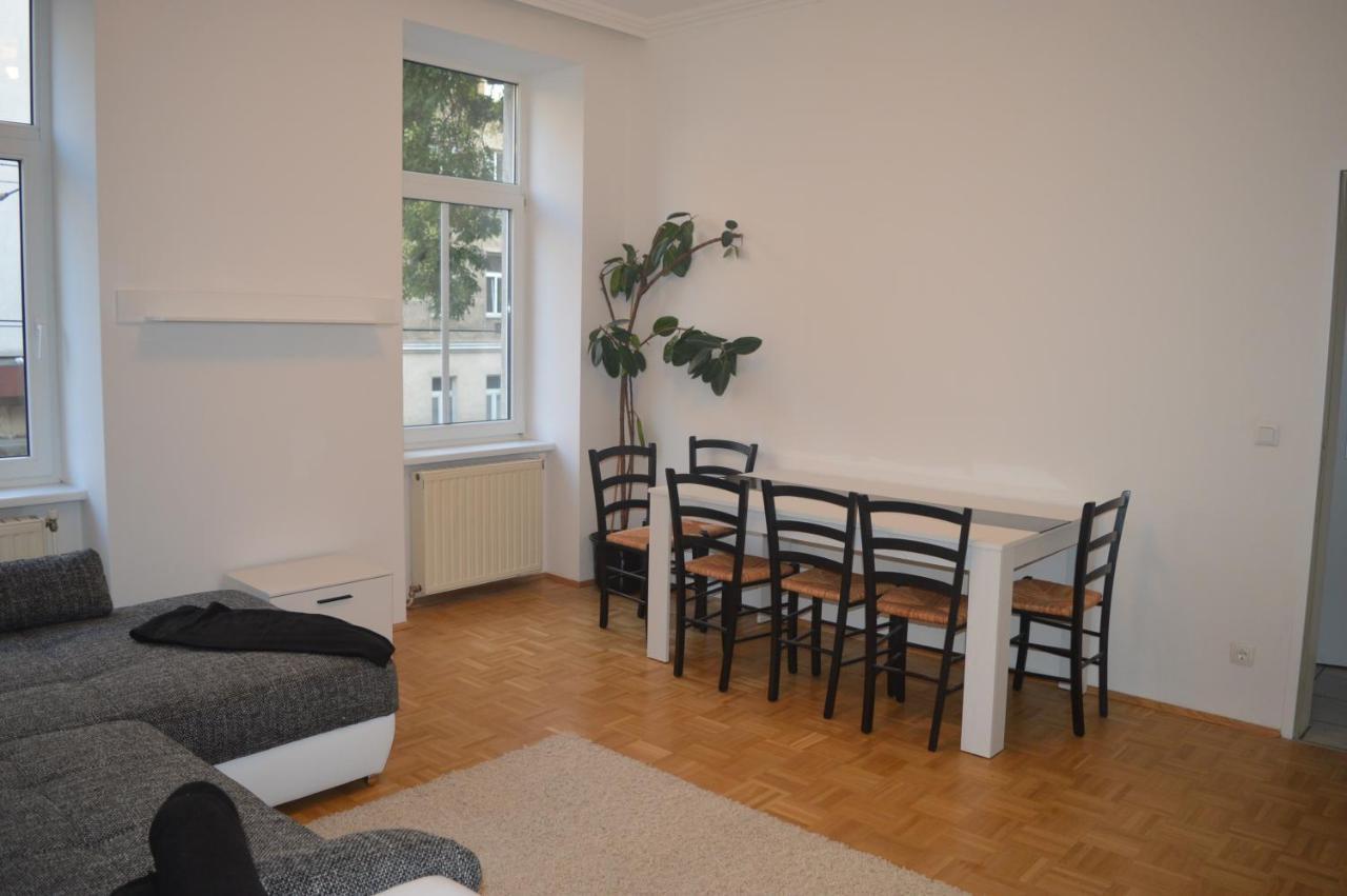 Nette Altbauwohnung Nur 10 Min Von Der City Вена Экстерьер фото